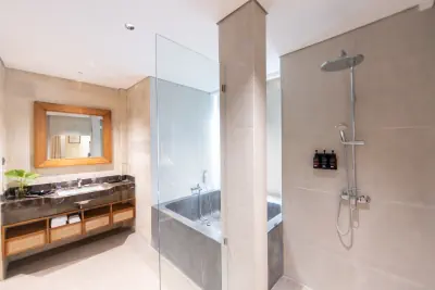 Bathroom Suite Room with Plunge Pool