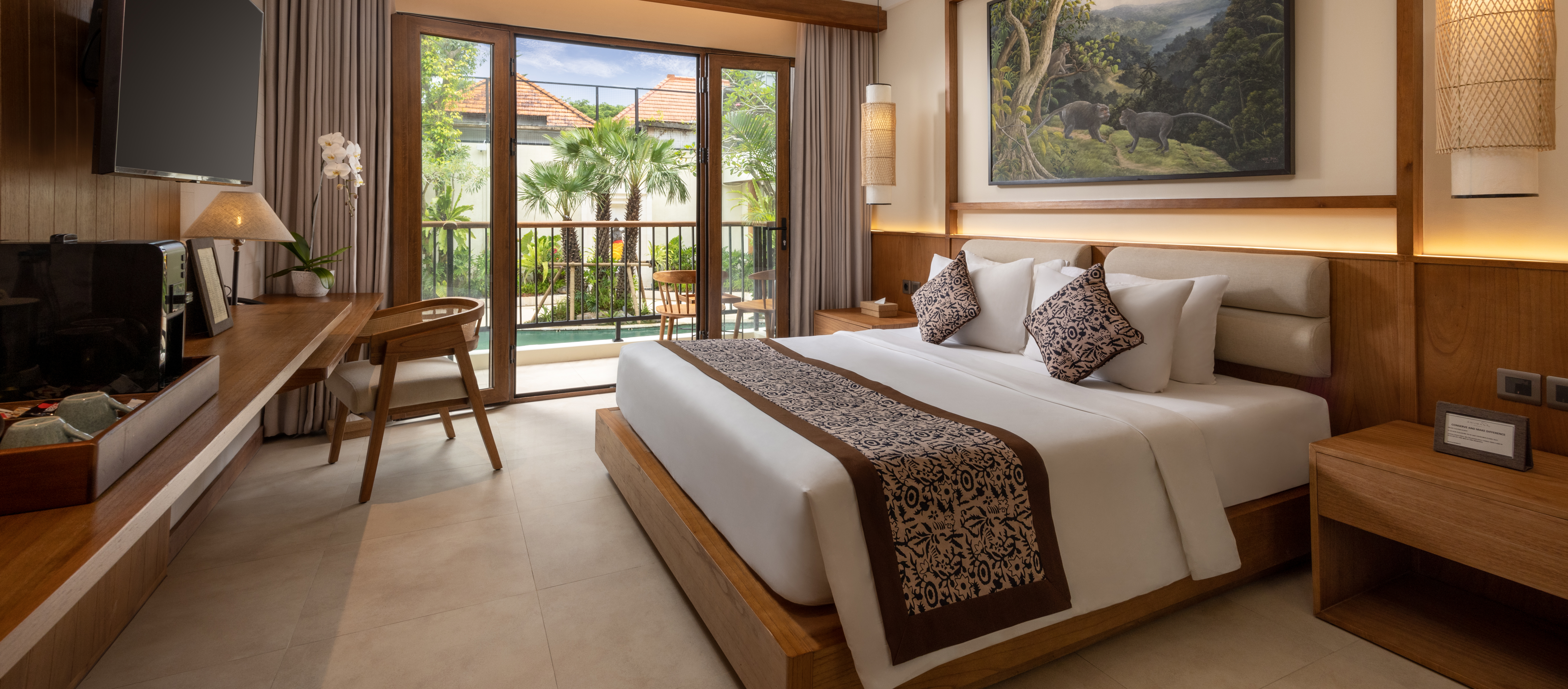 Book Now Save More with free Lunch or Dinner